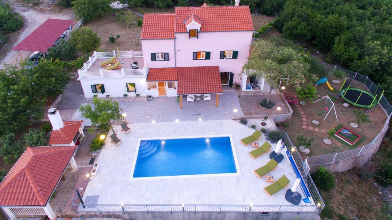 Holiday Home Koprivno Eksteriør bilde